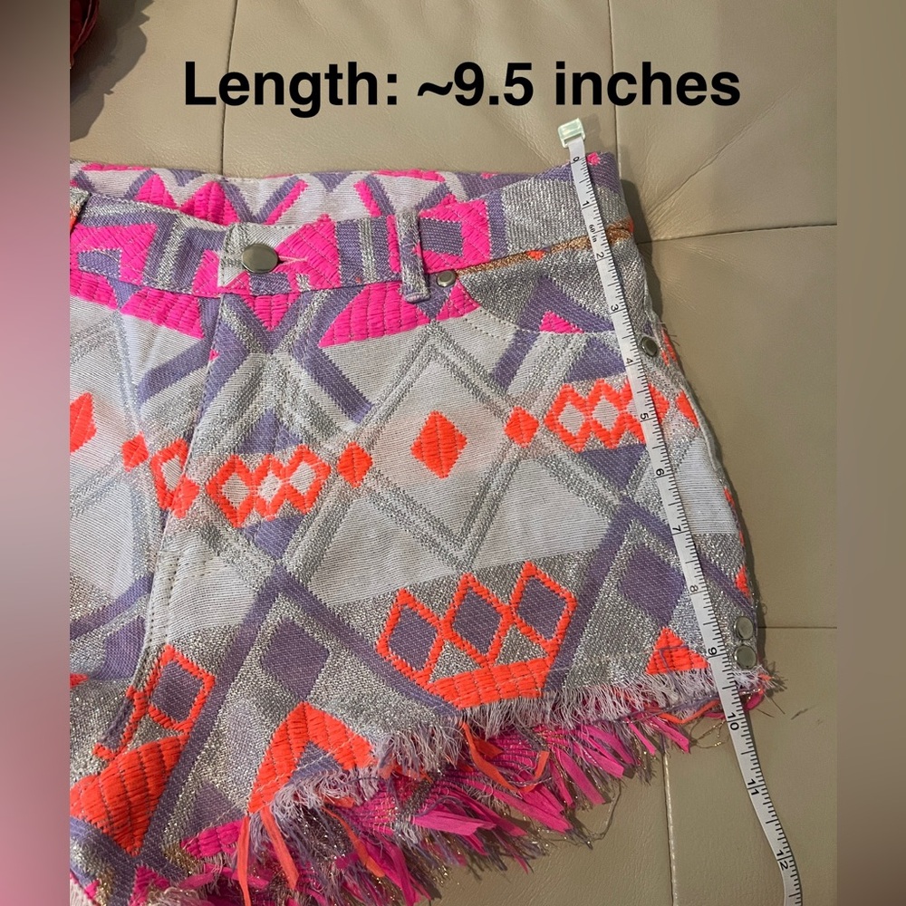 Chaser Colorful Geometric Patterned Shorts - Picture 10 of 13